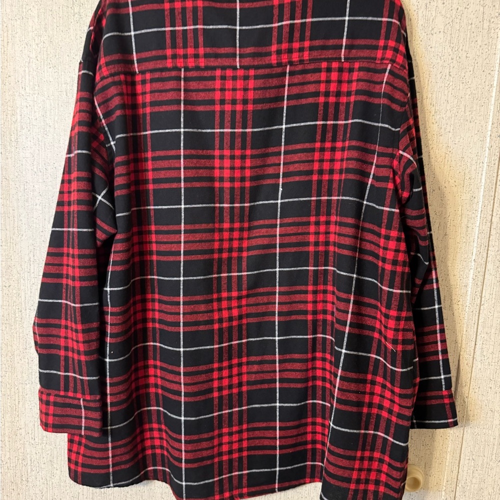 NFL Women’s Plaid Flannel Shacket. NWOT ATLANTA FALCONS - Picture 5 of 6